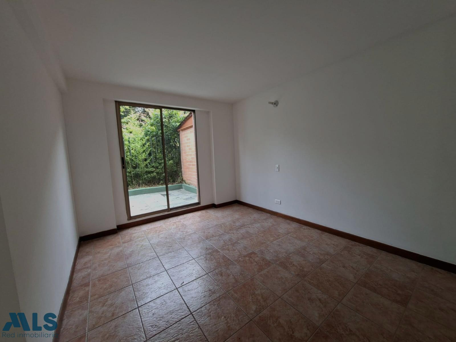 Conaltura Inmobiliaria ofrece este hermosa Casa en venta de 156 m envigado - camino verde