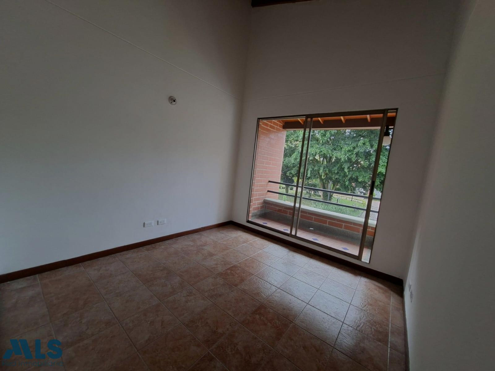 Conaltura Inmobiliaria ofrece este hermosa Casa en venta de 156 m envigado - camino verde