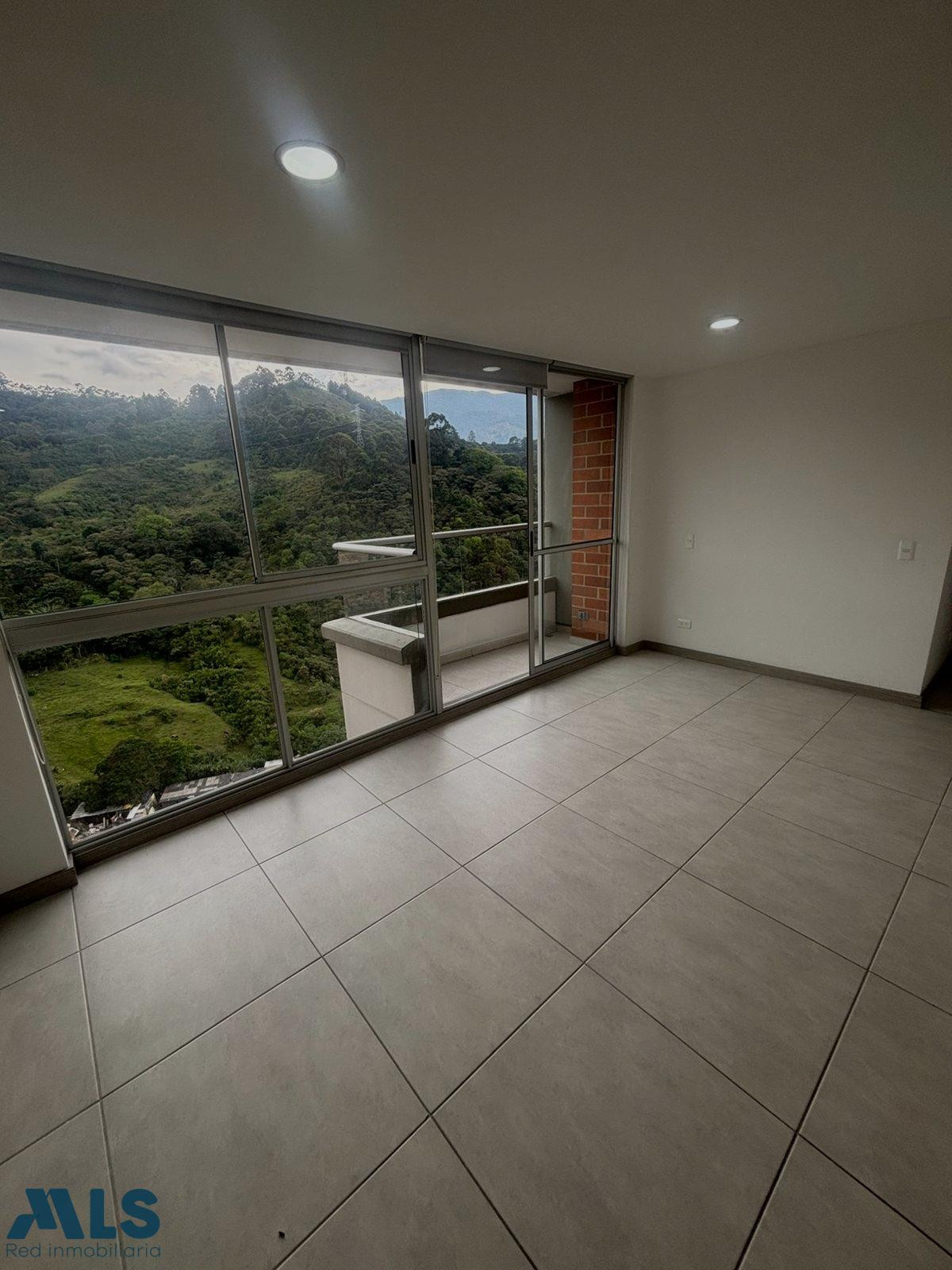 APARTAMENTO EN PRECIO DE OPORTUNIDAD sabaneta - loma de san remo