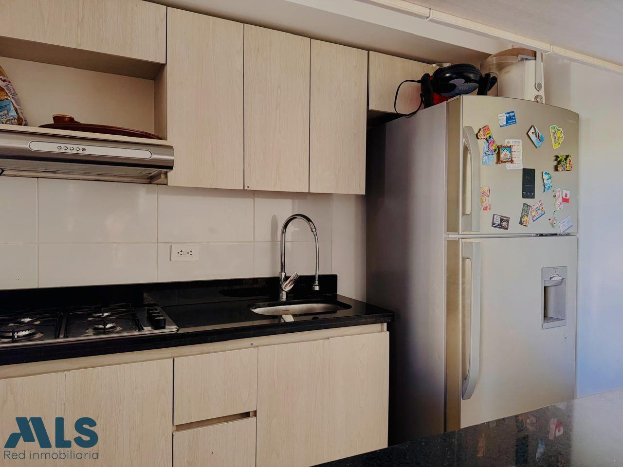 Apartamento con Vista Increíble en Loma de San José – ¡Listo para Escriturar! sabaneta - loma de san jose