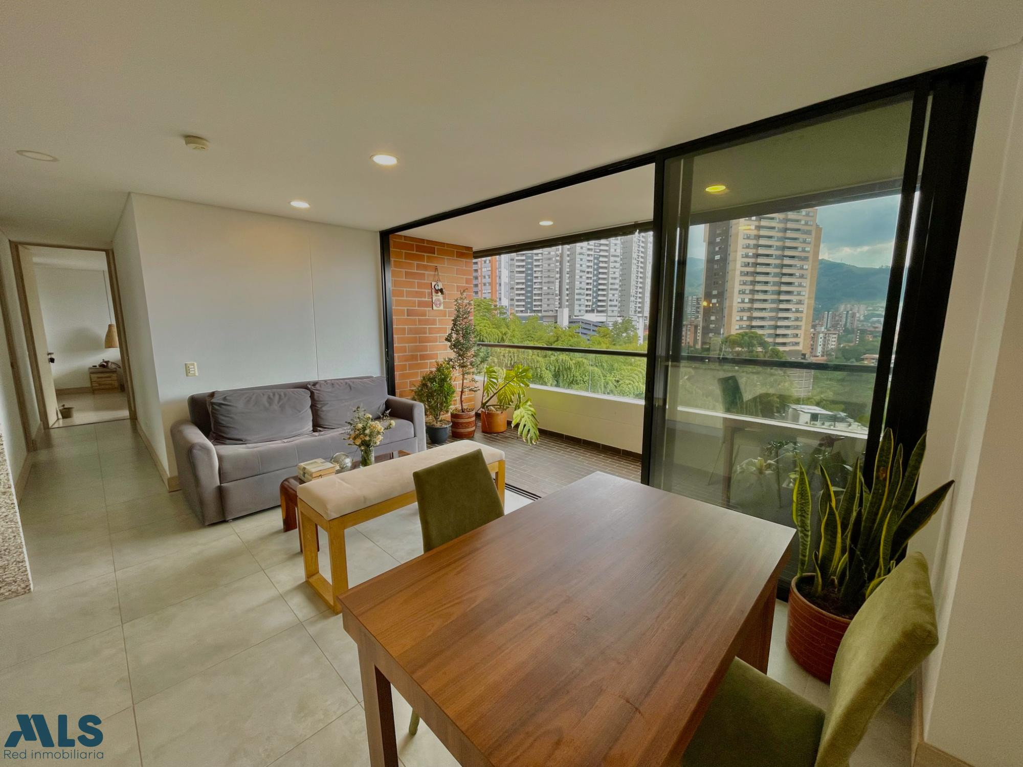 Vista abierta, silencio y ubicación privilegiada en El Esmeraldal envigado - el esmeraldal