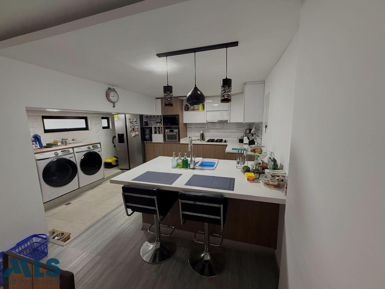 CASA EN VENTA 4 NIVELES EL POBLADO, SECTOR EL TESORO medellin - loma los gonzalez