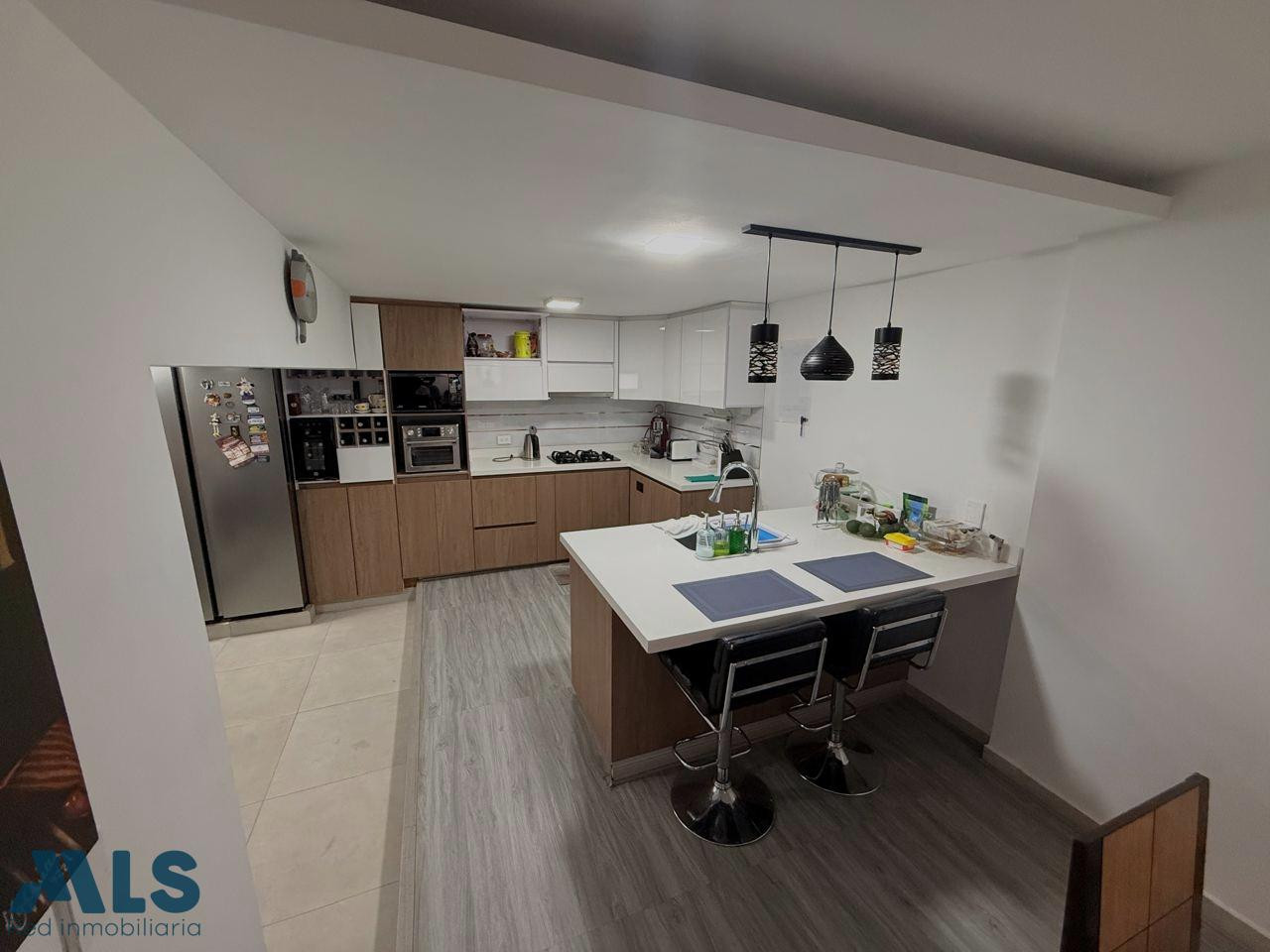 CASA EN VENTA 4 NIVELES EL POBLADO, SECTOR EL TESORO medellin - loma los gonzalez