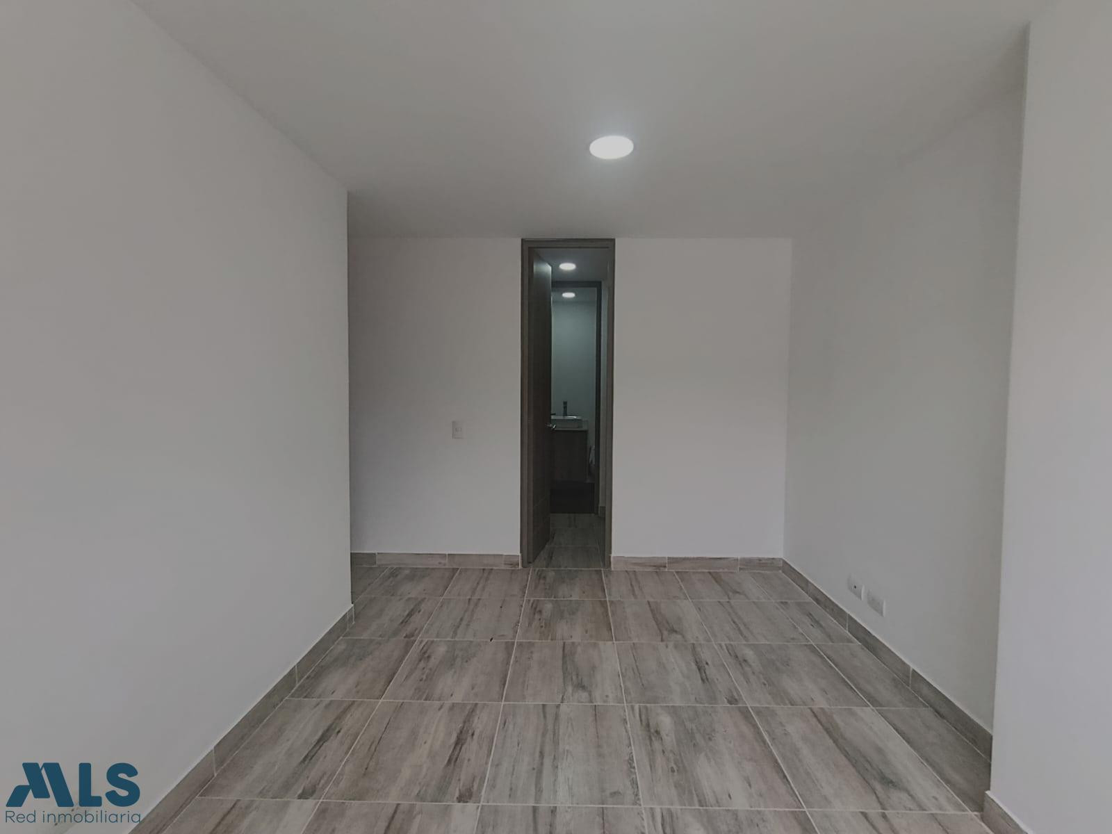 ubicado estratégicamente en una zona central medellin - laureles