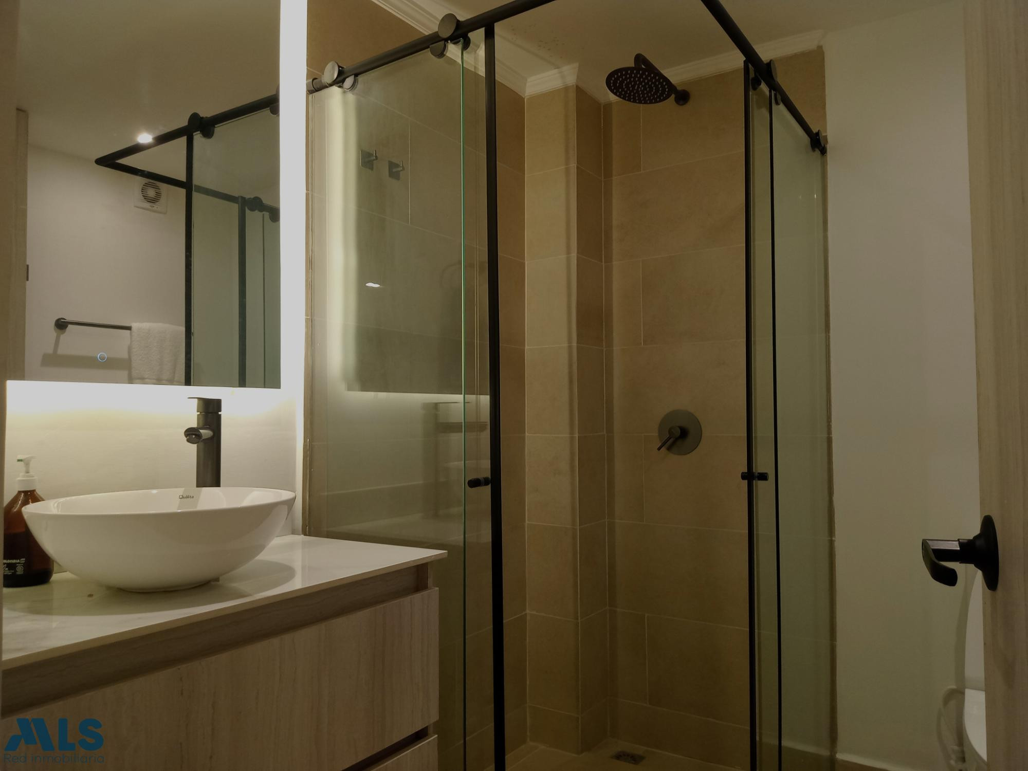 Apartamento de Lujo Amoblado en Provenza: Refugio Moderno a Pasos de la Zona Rosa medellin - provenza