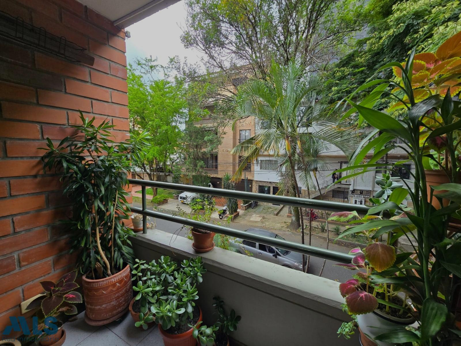 Apartamento con gran potencial para remodelar en Suramericana medellin - suramericana