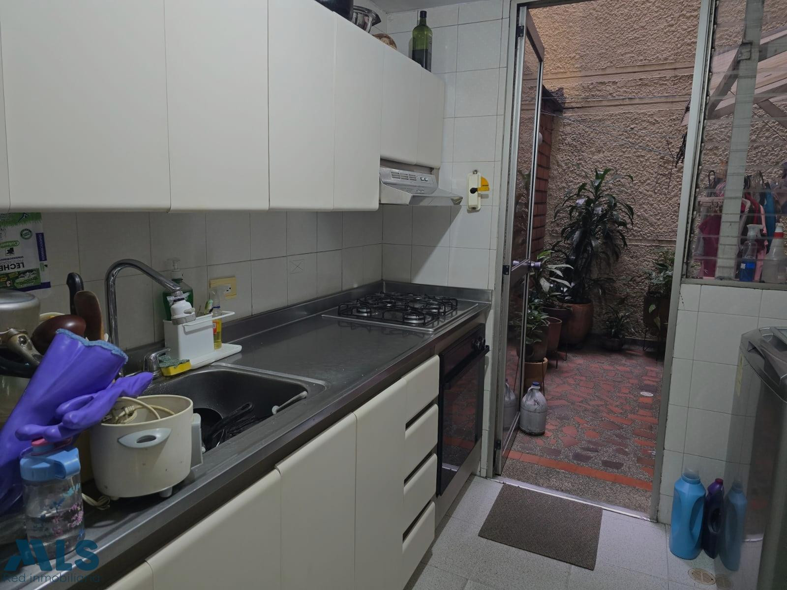 Apartamento con gran potencial para remodelar en Suramericana medellin - suramericana