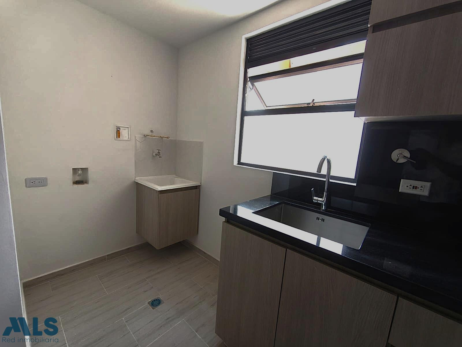 Hermos cerca del Euro de Sabaneta y del CC mayorca, piso alto con linda sabaneta - calle larga