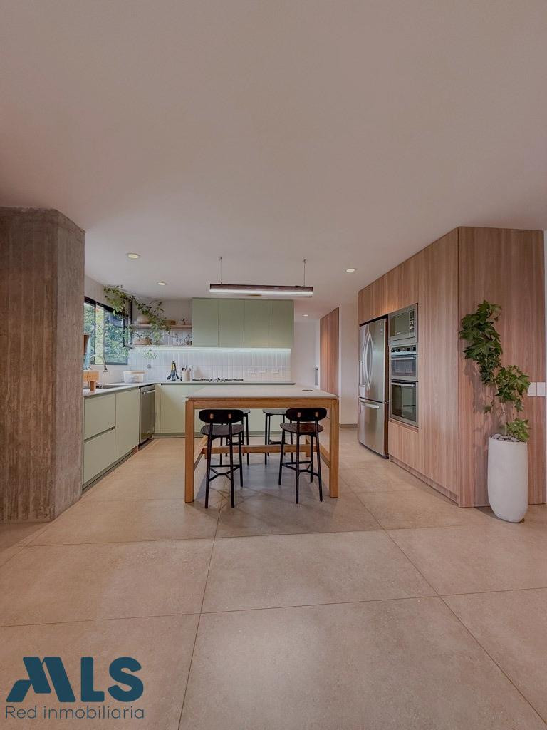 Apartamento totalmente remodelado en sector de el Tesoro medellin - el tesoro