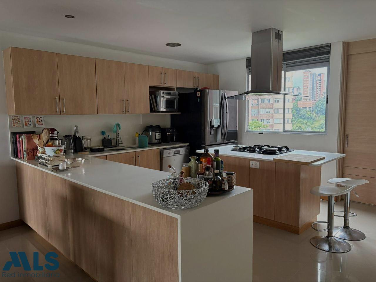 HERMOSA UNIDAD CERCA A LA FRONTERA BENEDICTINOS envigado - loma de benedictinos