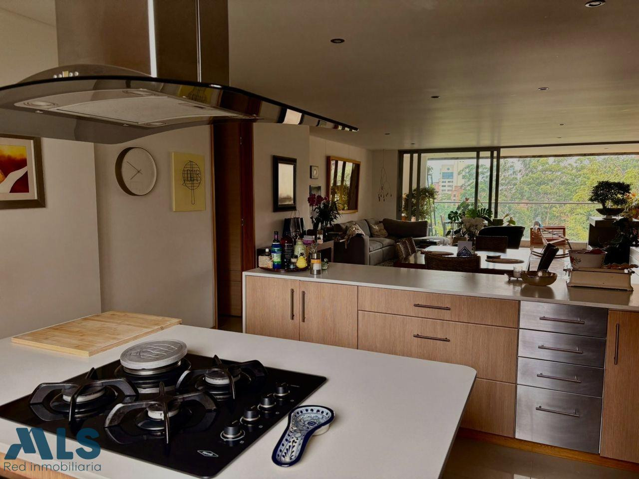 HERMOSA UNIDAD CERCA A LA FRONTERA BENEDICTINOS envigado - loma de benedictinos