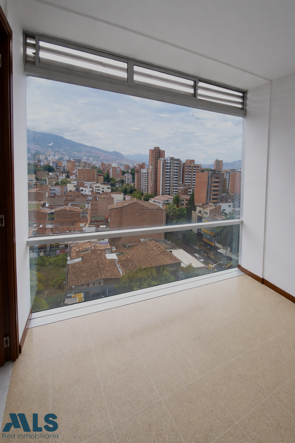 Oficina con excelente ubicación medellin - laureles