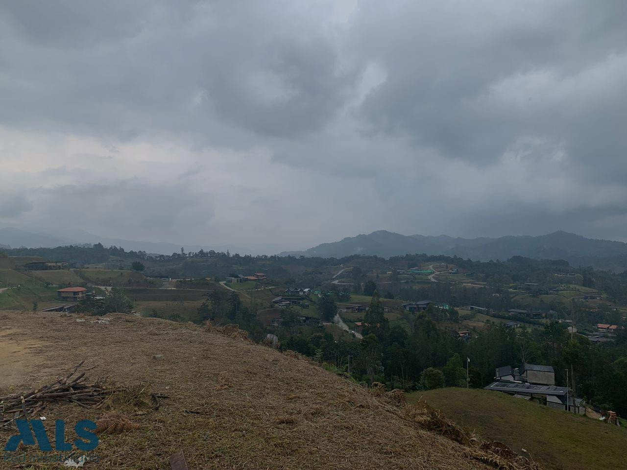Lote en la parcelación más completa de Oriente. el-retiro - v pantanillo