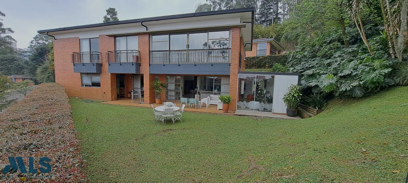 EXCLUSIVA CASA COLA DEL ZORRO medellin - loma cola del zorro
