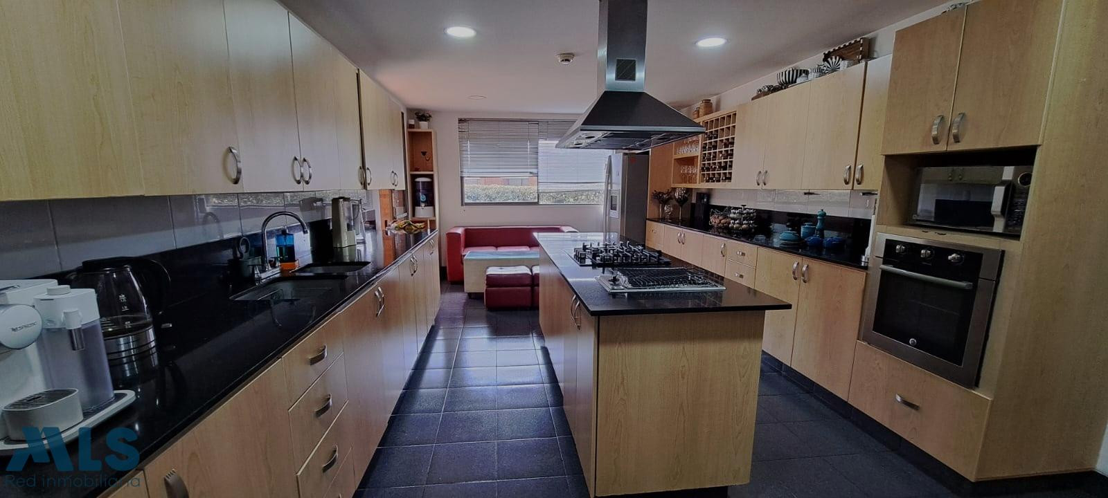 EXCLUSIVA CASA COLA DEL ZORRO medellin - loma cola del zorro