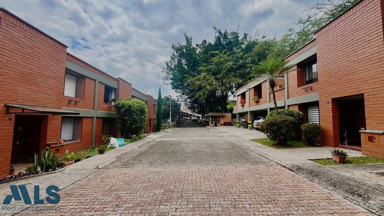 Casa en Envigado cerca del Mall Terracina Plaza envigado - el chocho