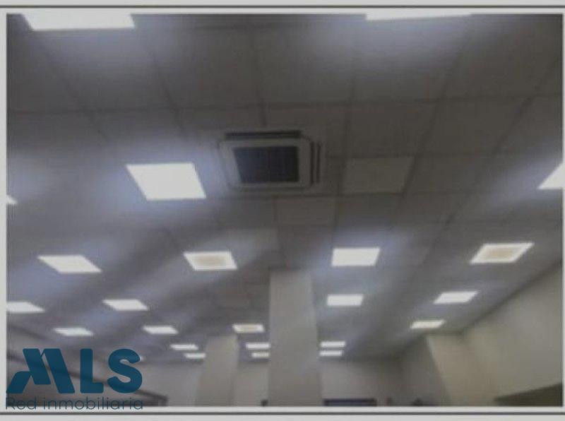 Hermoso Local en Zona comercial medellin - la candelaria