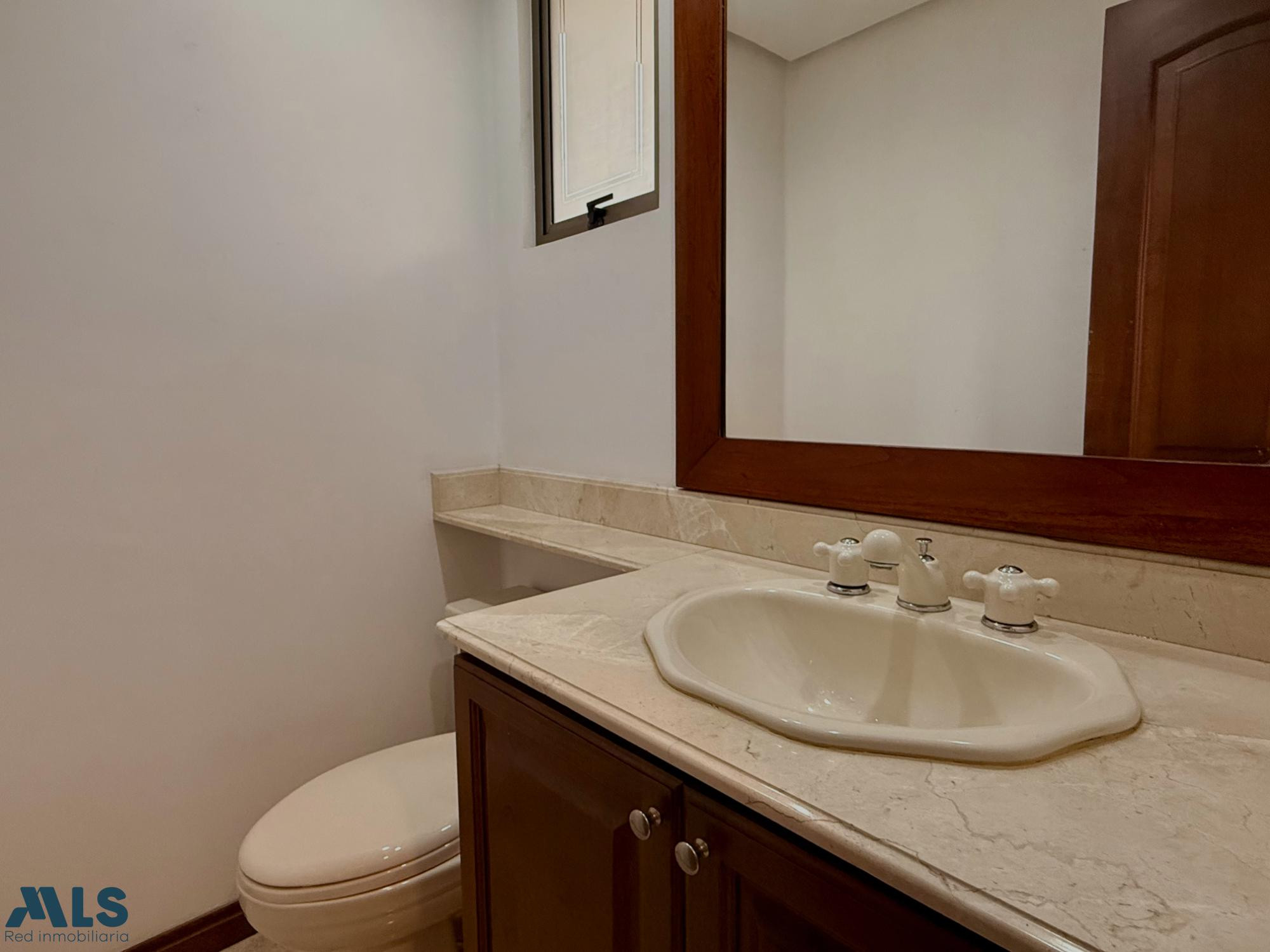 Hermosa casa con amplio jardín en la Calera medellin - la calera