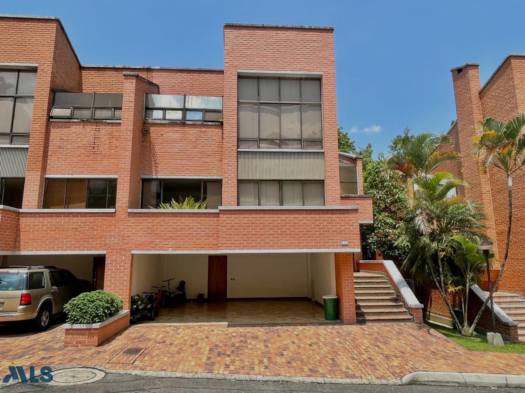 Casa en unidad plana y completa medellin - loma los gonzalez