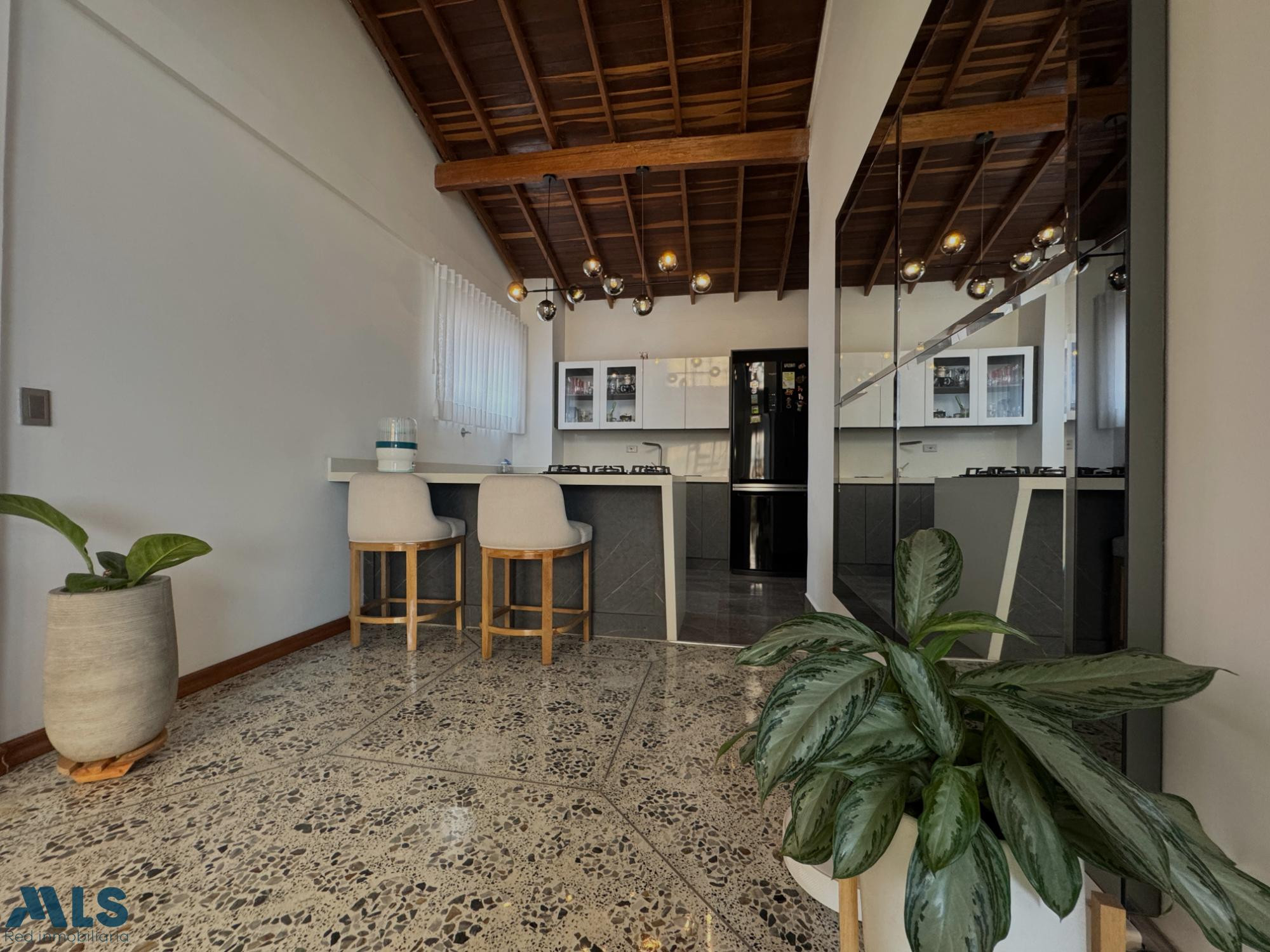 Duplex completamente remodelado en San Joaquín medellin - san joaquin