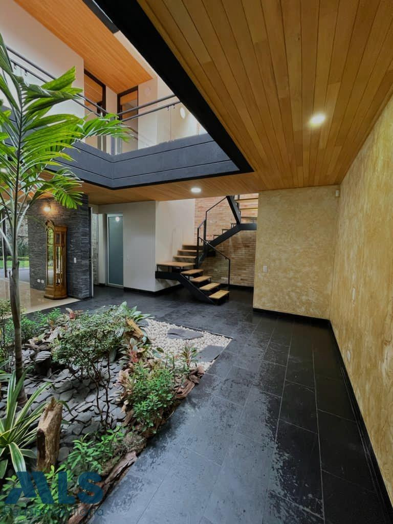 VENTA DE CASA EN ENVIGADO, SECTOR LOMA DEL ATRAVESADO envigado - loma el atravesado