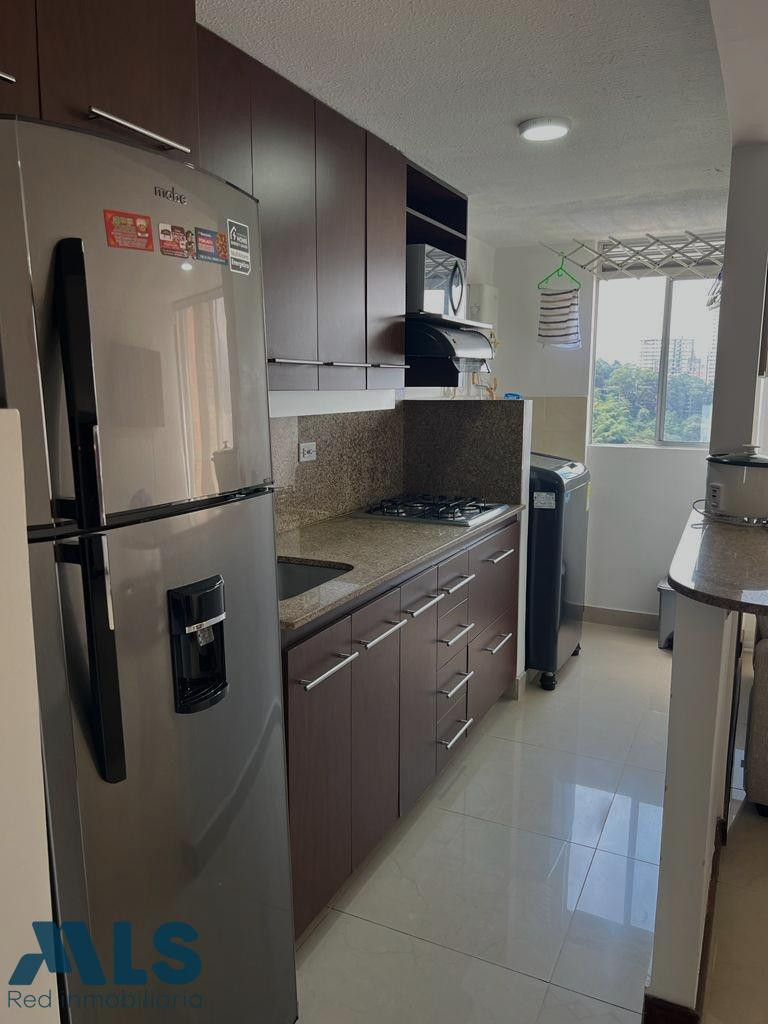 Cerca al aeropuerto iluminado medellin - loma del indio