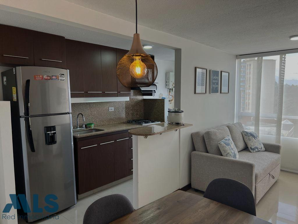 Cerca al aeropuerto iluminado medellin - loma del indio