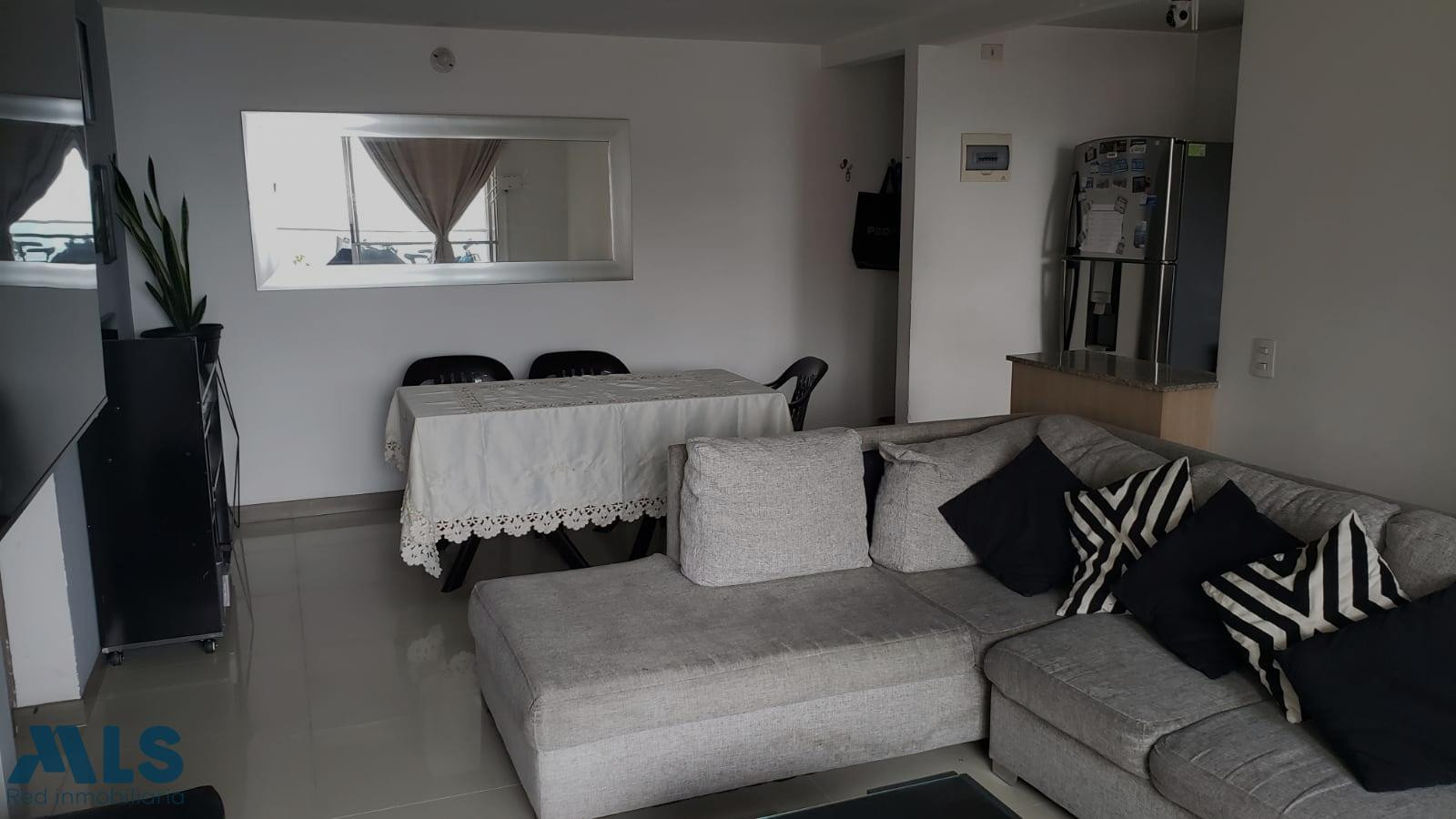 APARTAMENTO PARA LA VENTA AL FRENTE DE MAYORCA sabaneta - las vegas