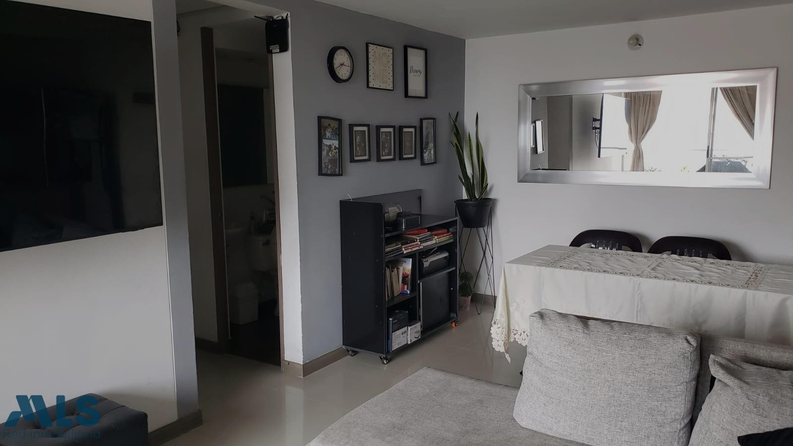 APARTAMENTO PARA LA VENTA AL FRENTE DE MAYORCA sabaneta - las vegas