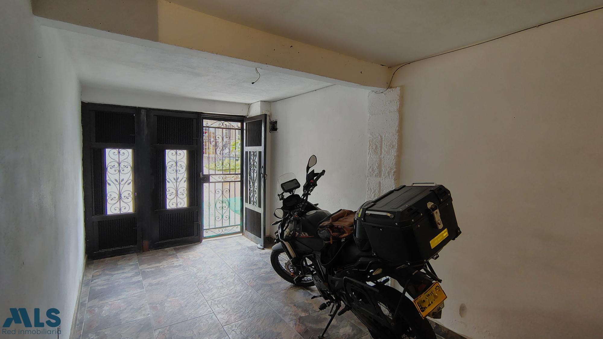 EDIFICIO RESIDENCIAL EN VENTA EN CAMPO VALDES medellin - campo valdes n 1