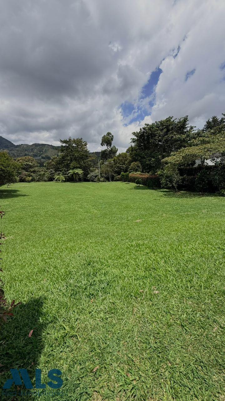 HERMOSO LOTE PARA CONSTRUIR LA CASA DE TUS SUEÑOS el-carmen - v aguas claras