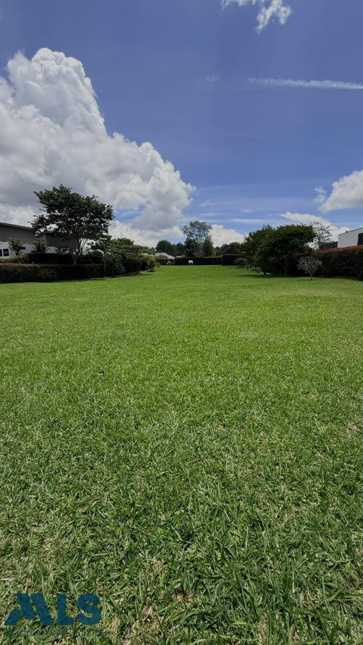 HERMOSO LOTE PARA CONSTRUIR LA CASA DE TUS SUEÑOS el-carmen - v aguas claras