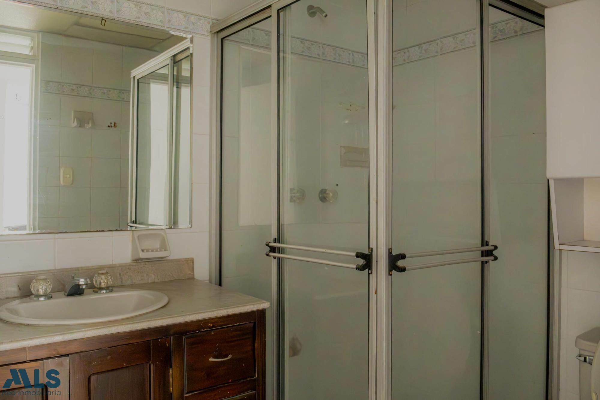 Oportunidad de Desarrollo: Propiedad de 383m² a pasos de la 70, Laureles. medellin - florida nueva