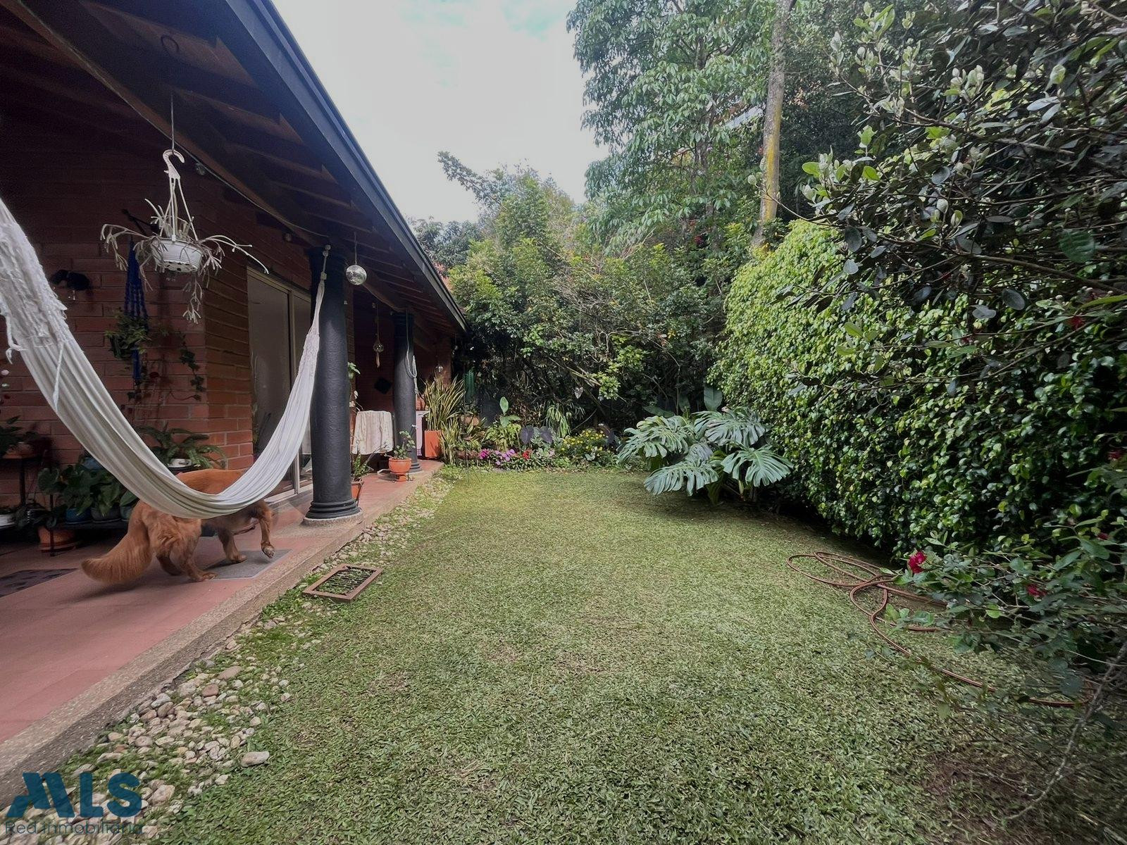 VENDO CASA EN UNIDAD EXCLUSIVA EN SAN LUCAS - POBLADO medellin - san lucas