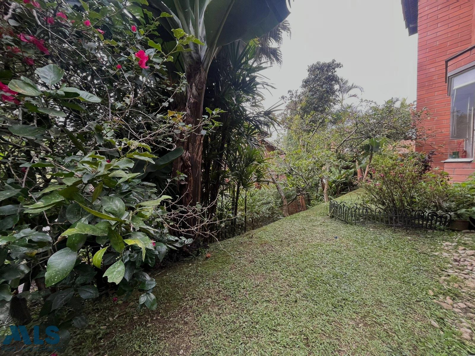 VENDO CASA EN UNIDAD EXCLUSIVA EN SAN LUCAS - POBLADO medellin - san lucas