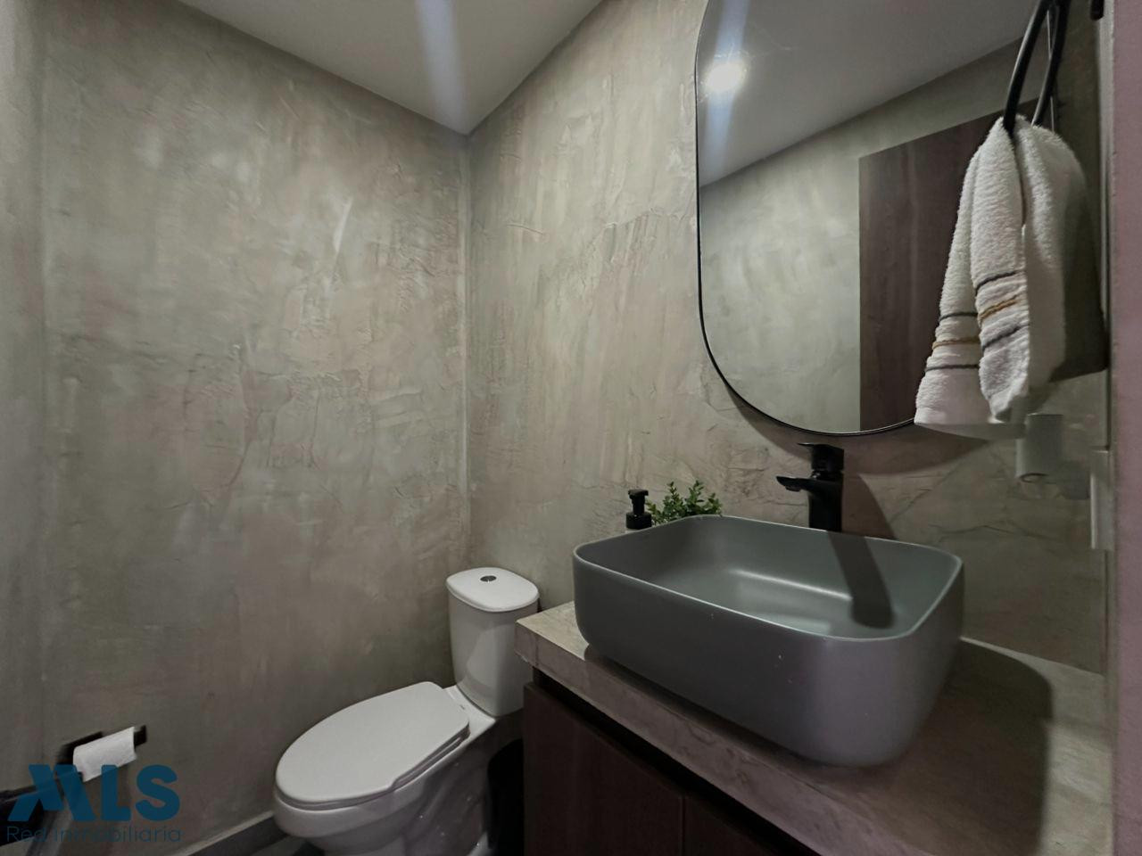 venta de casa remodelada en la loma de los mesa envigado - loma de los mesa