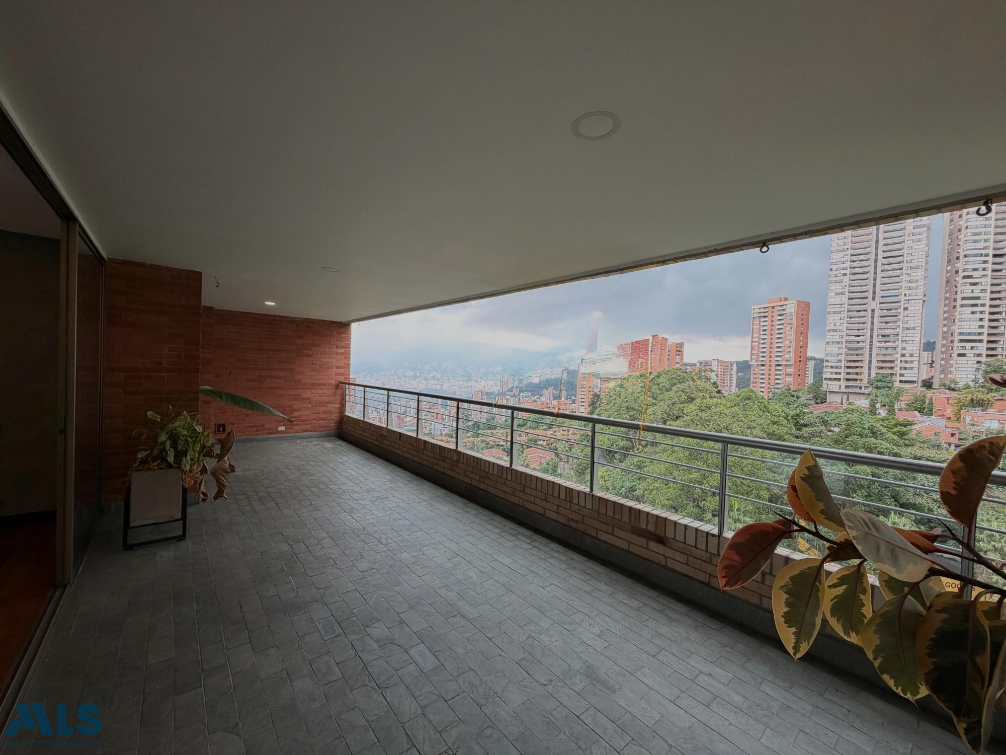 VENTA APARTAMENTO 243 M² EN LA CALERA, EL POBLADO | MEDELLIN medellin - la calera