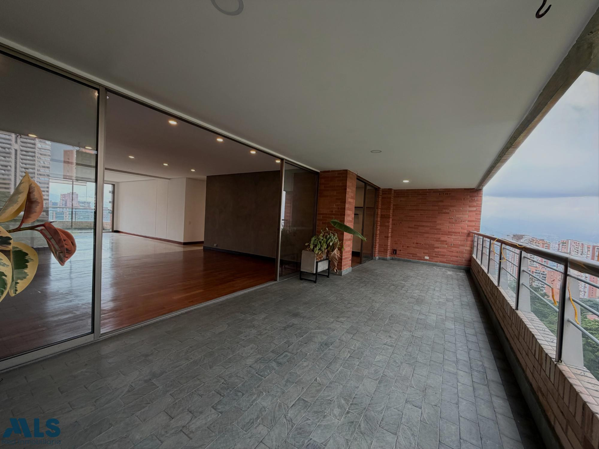 VENTA APARTAMENTO 243 M² EN LA CALERA, EL POBLADO | MEDELLIN medellin - la calera