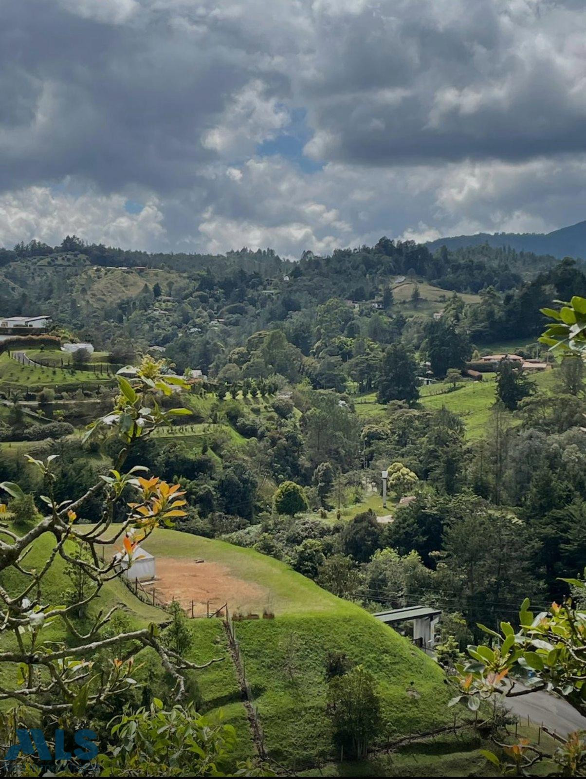 Hermoso lote a 5 minutos del parque del Retiro el-retiro - pantanillo