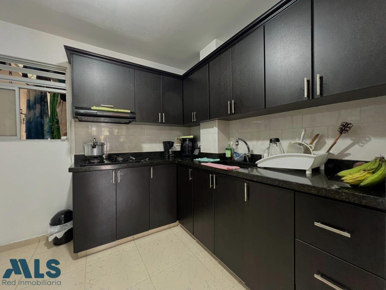 Casa amplia, iluminada y con garaje cerrado itagui - santa maria