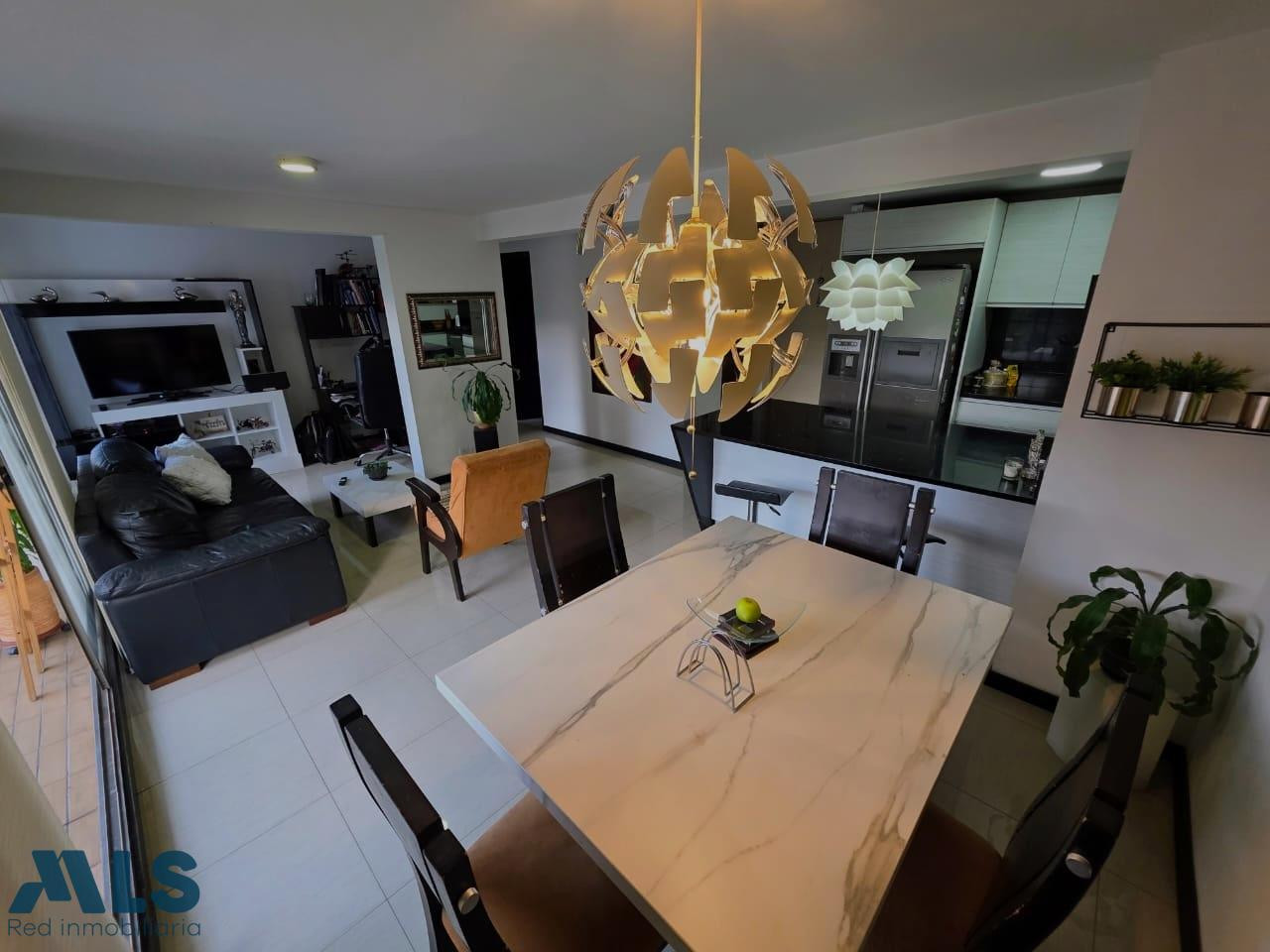 Apartamento amplio con excelente vista en Loma de los Bernal medellin - loma de los bernal