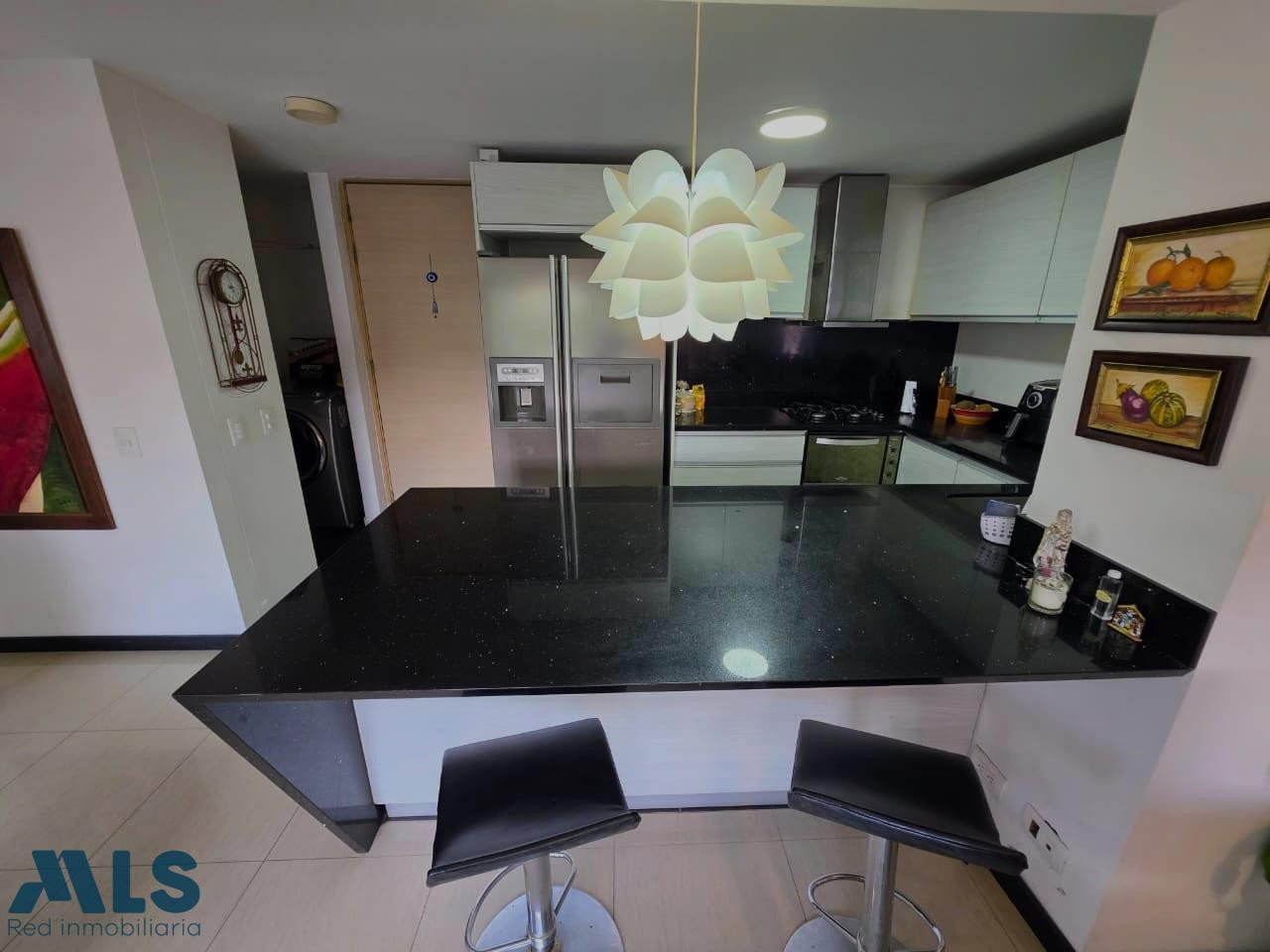 Apartamento amplio con excelente vista en Loma de los Bernal medellin - loma de los bernal