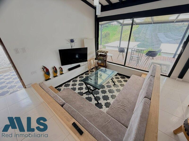 Casa Lote en venta ubicada en Rionegro sector Cristo Rey rionegro - v ojo de agua