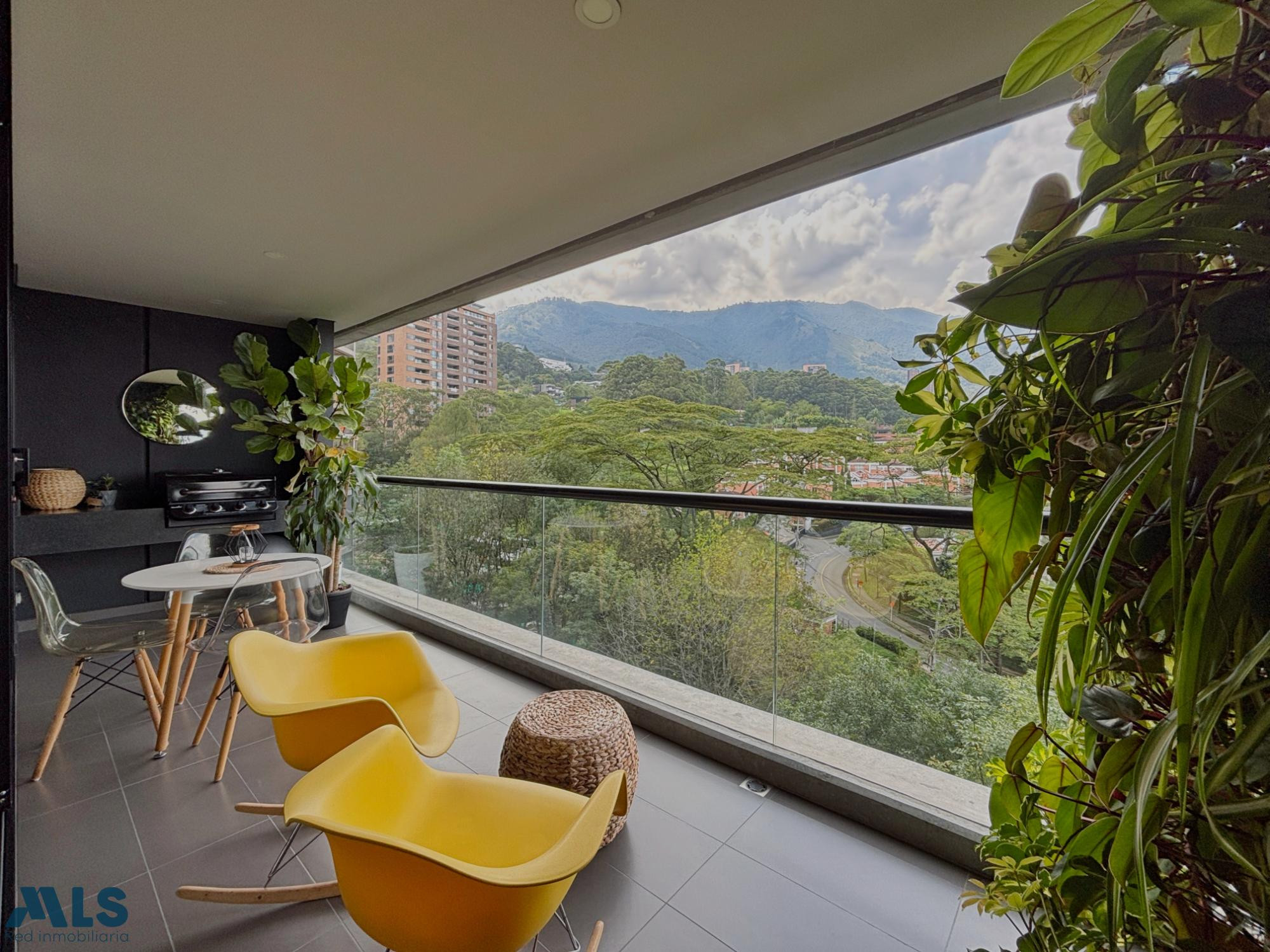 HERMOSA VISTA Y UBICACIÓN PRIVILEGIADA medellin - altos del poblado