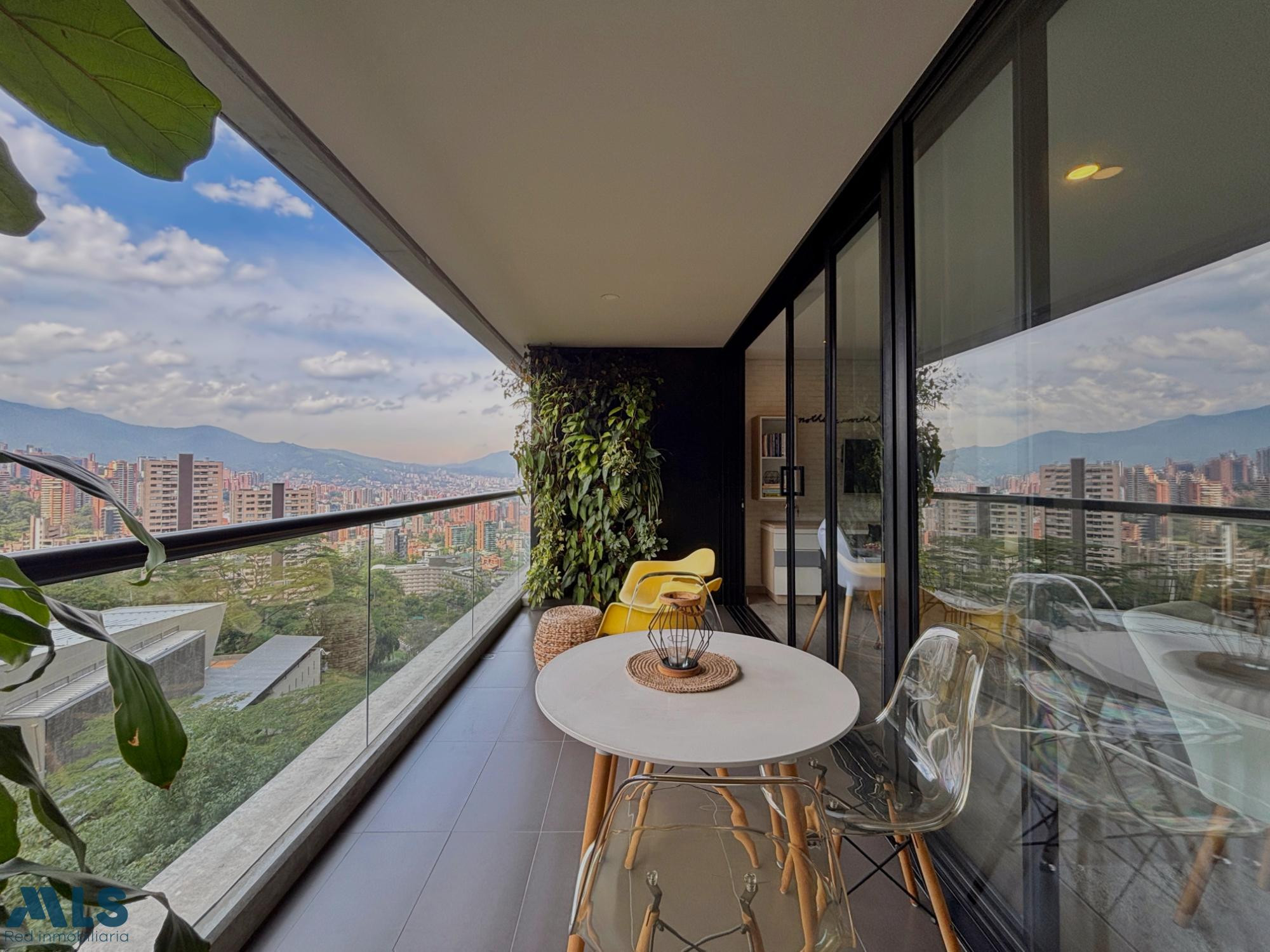 HERMOSA VISTA Y UBICACIÓN PRIVILEGIADA medellin - altos del poblado