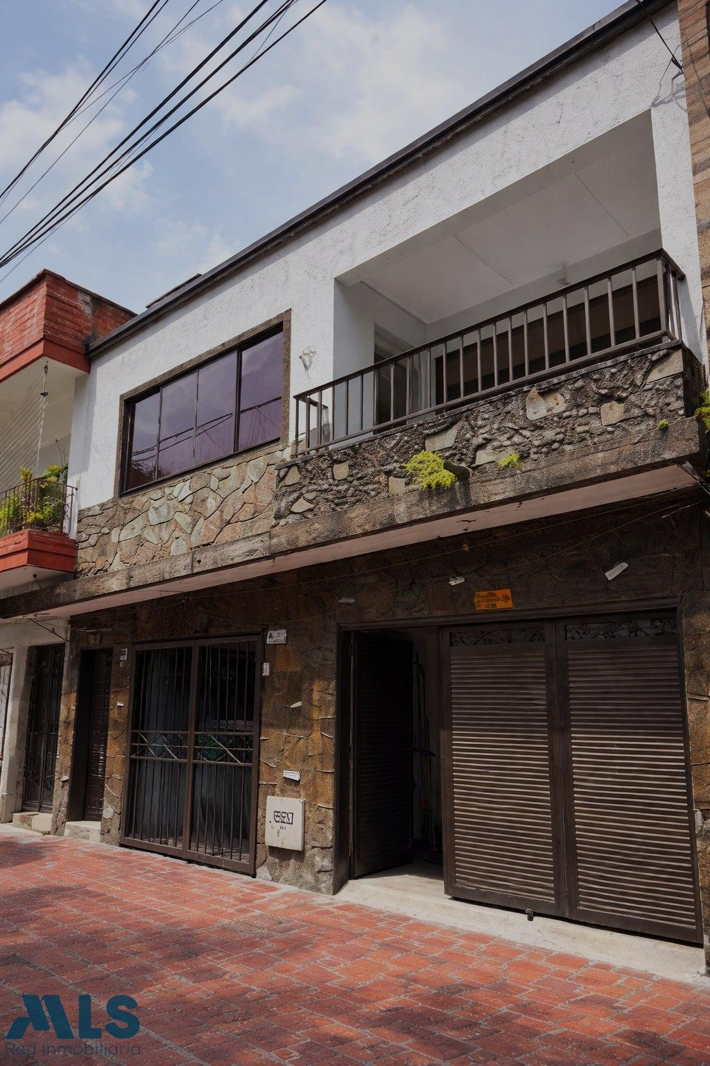 OPORTUNIDAD DE INVERSION CASA EN LA MAGNOLIA CON POTENCIAL PARA EDIFICIO envigado - la magnolia