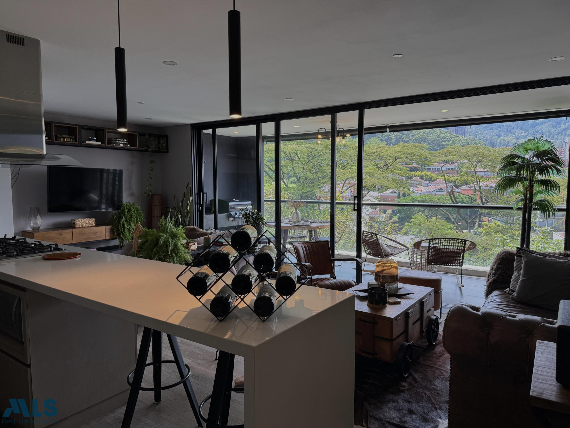 Espectacular vista verde y ciudad garantizada medellin - altos del poblado