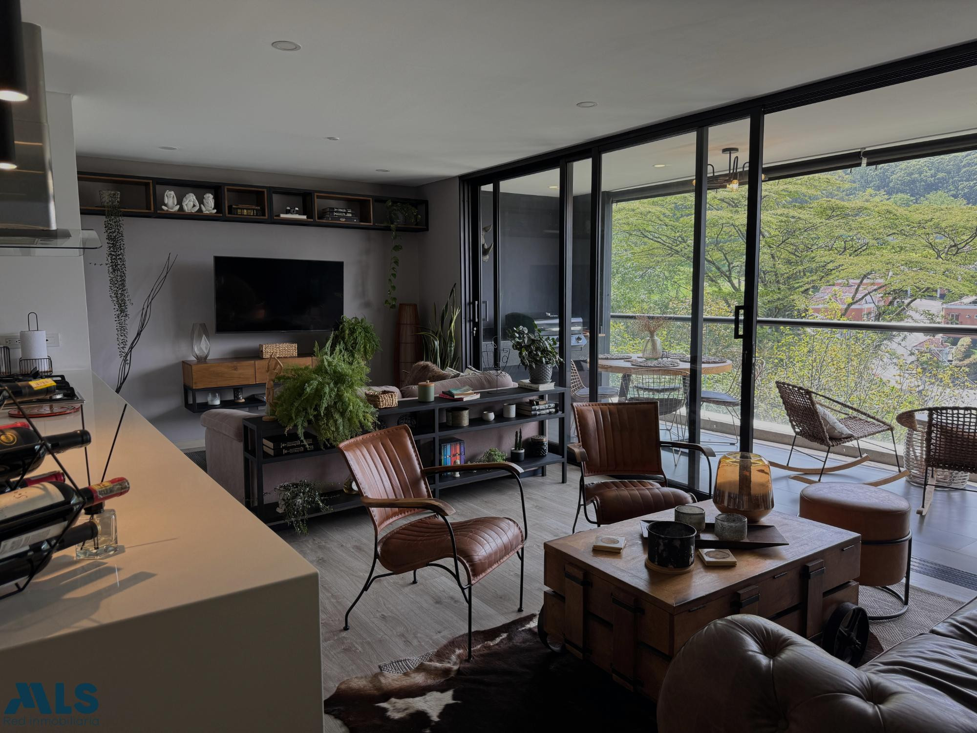 Espectacular vista verde y ciudad garantizada medellin - altos del poblado