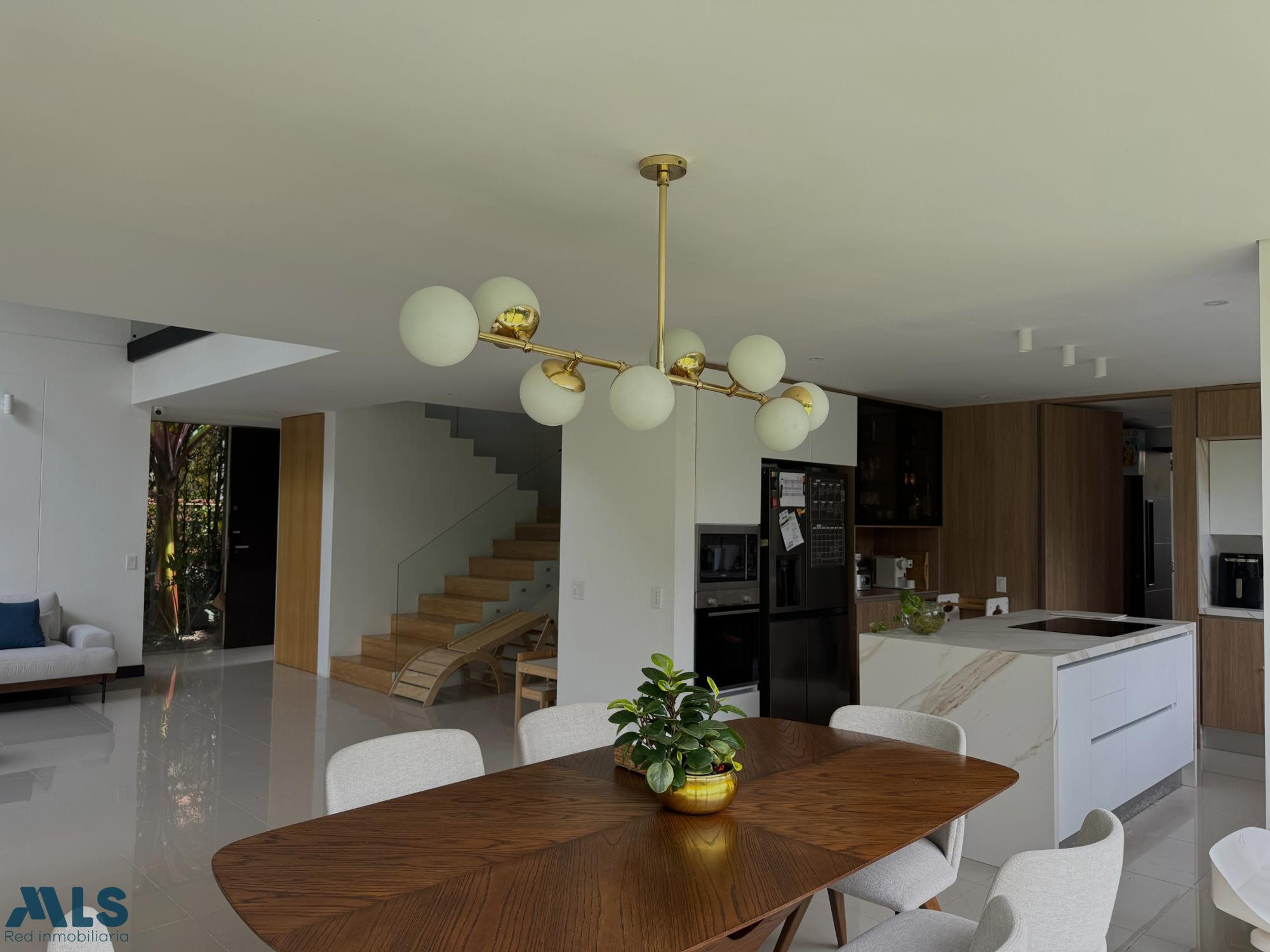 Doble altura, luz natural y un lote espectacular envigado - loma del escobero