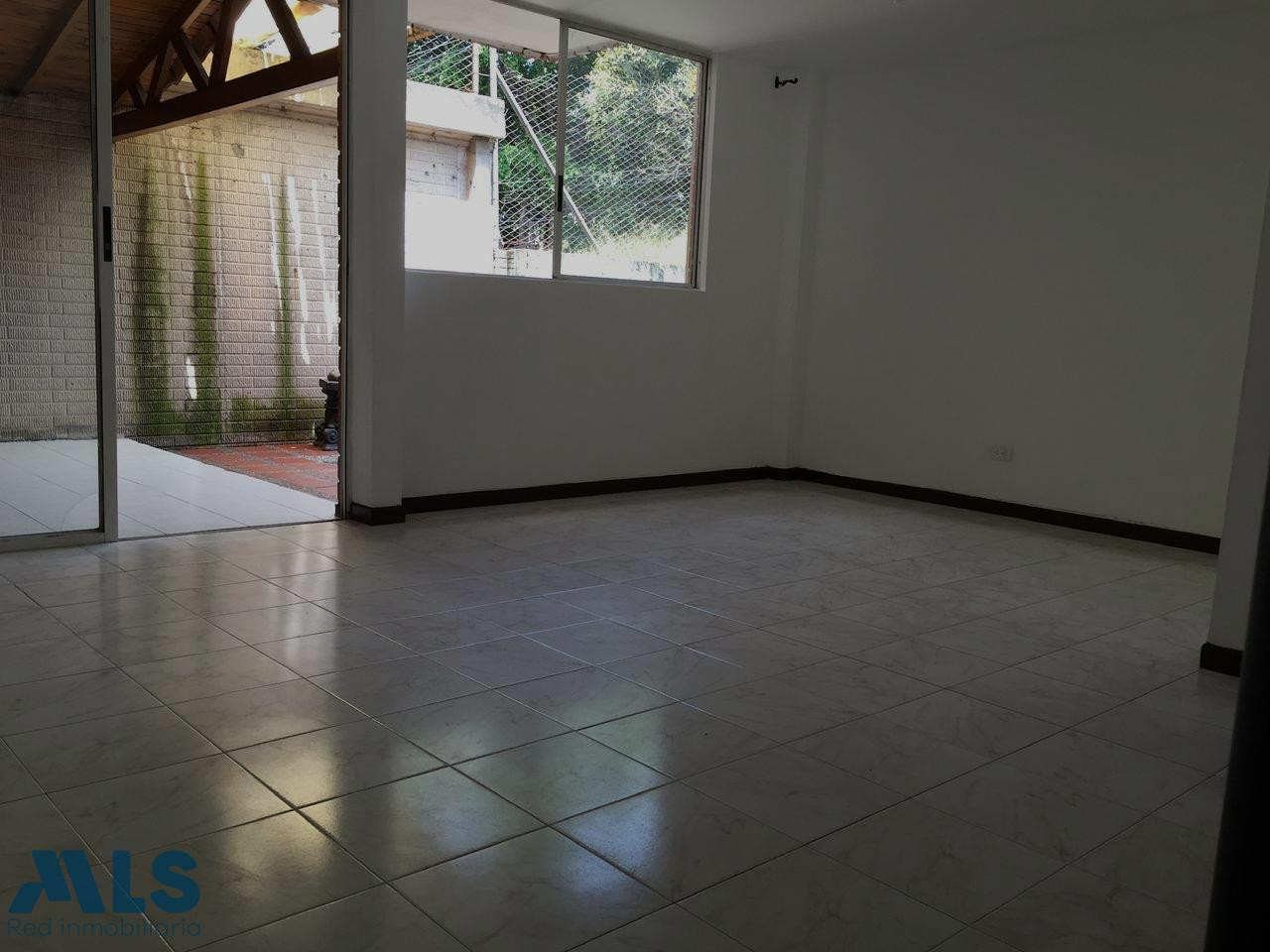 Casa en unidad cerrada con gran potencial de ampliación y alta valorización medellin - la palma